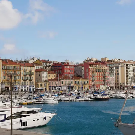 Lovely - Port De * Nice