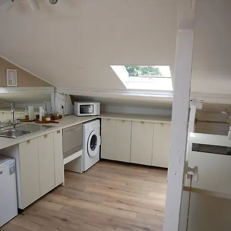 Lovely - Port De Nice