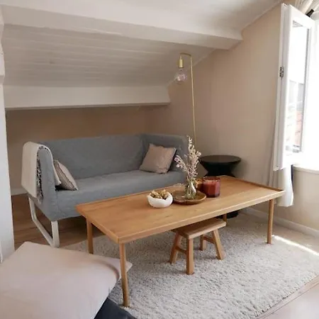 Lovely - Port De Nicea