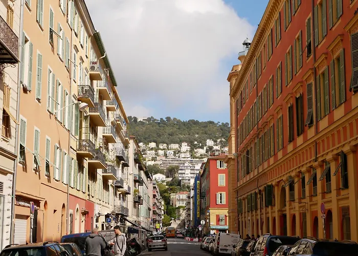 Lovely - Port De