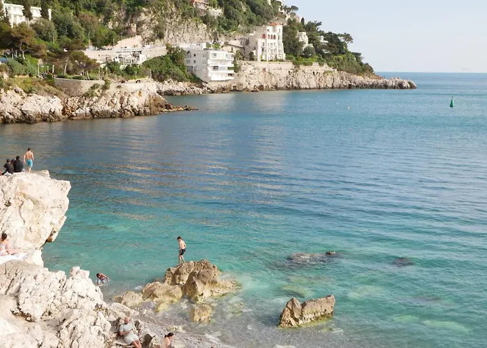Lovely - Port De Niza