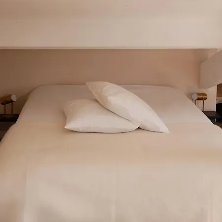 Lovely - Port De ניס